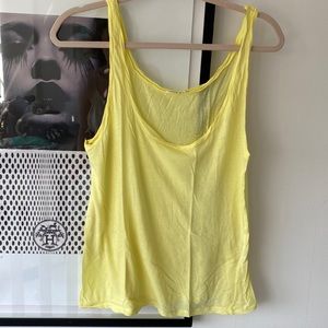 American vintage tank top. Size M. Yellow